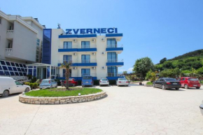  Hotel Zverneci  Влёра